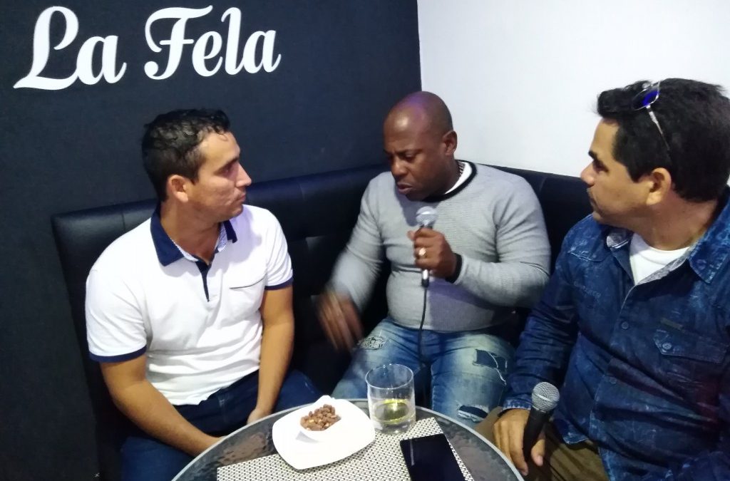 En Caliente, de béisbol con Carlos Tabares.