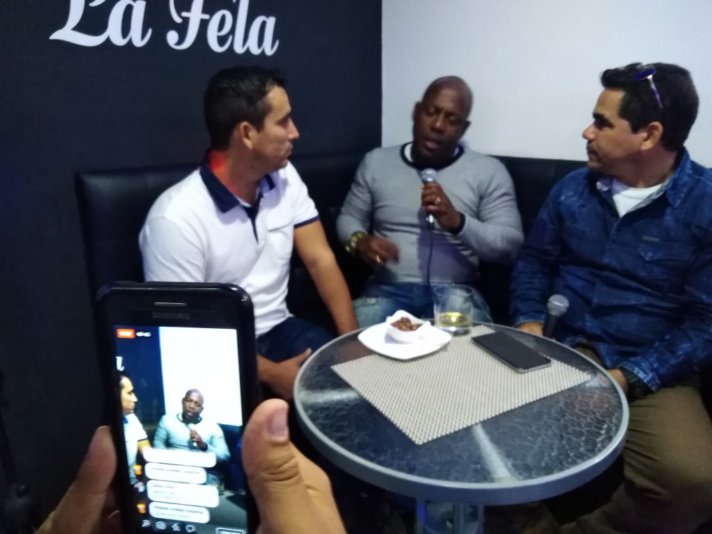 Carlos Tabares, en la peña En Caliente