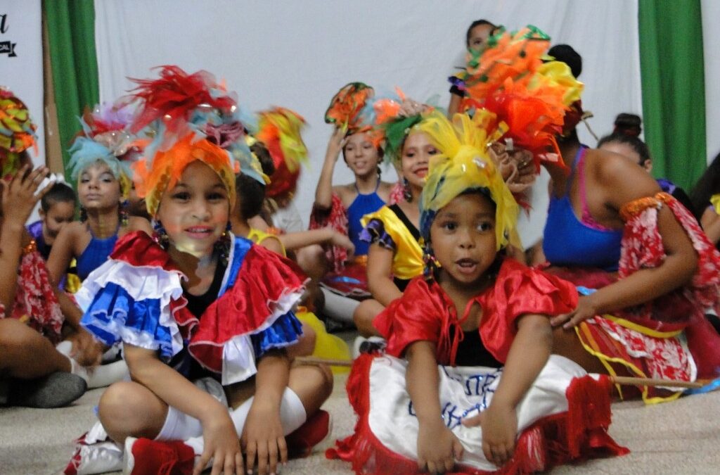 La alegría de los niños y una tarde diferente en Luyanó