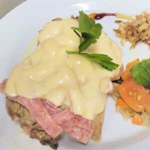 Bistec de cerdo gratinado con jamÃ³n y queso
