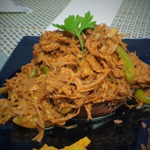 Ropa vieja de res